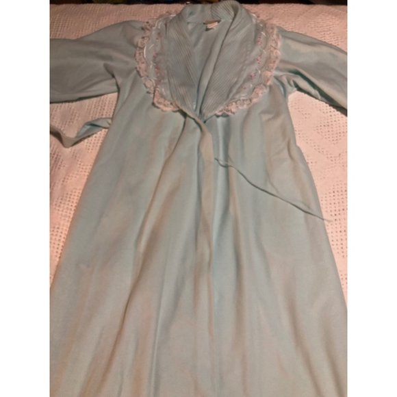 Gillian O’Malley Blue Embroidered Lace Trim Rolled Collar Long Sleeve Robe - Picture 6 of 7